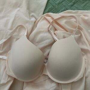 Victoria's Secret Light Pink Smooth Molded T-Shirt Bra